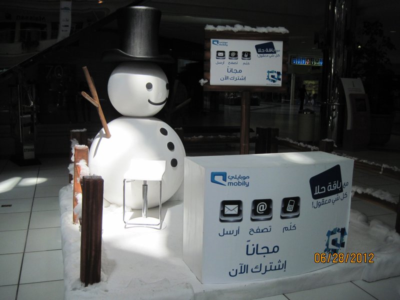 Snowman at Rashid Mall - I don't know why