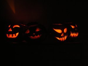 pumpkin carving 015