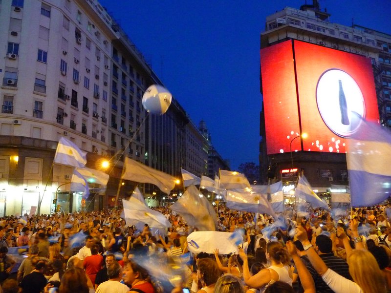 Cacerolazo protests on 8N