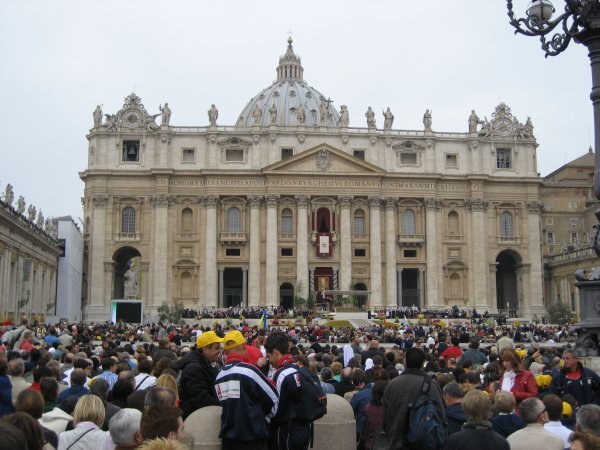 Basilica and Crowd 