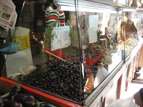 Market Olive Stand