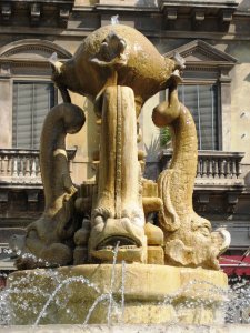 Fountain in Piazza Bellini