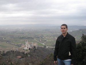 Alfred with Assisi behind him