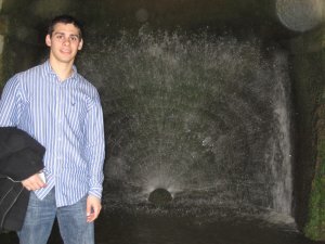Al and this fountain in a cave
