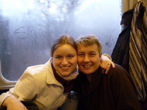 Meine Mutter und ich im Zug nach Zürich