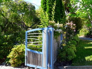 Shelbourne Villa's front gate