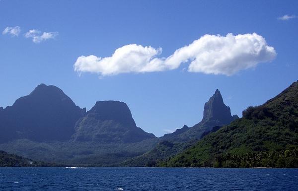 Opunohu Bay