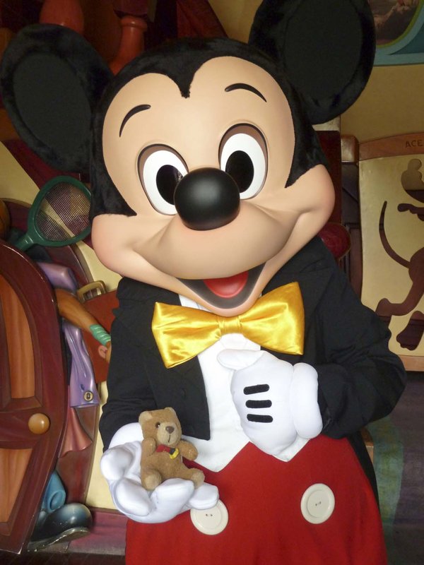 Brownson Meets Mickey at his House!