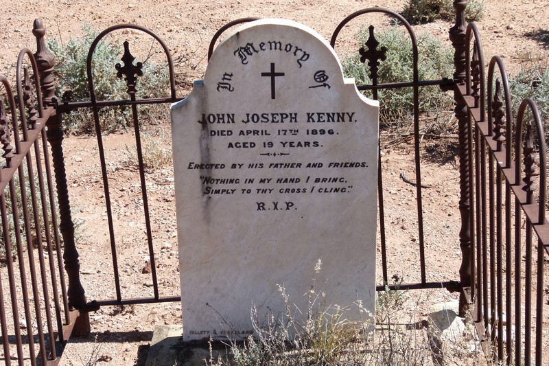 A lonely grave in the middle of nowhere. Any relation of our good mates the Kenny's in Carlton?