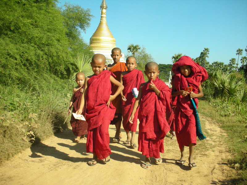 Novice monks at Innwa