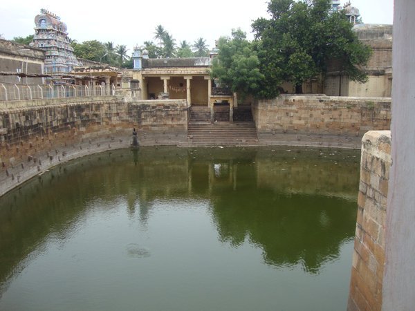 Temple tank