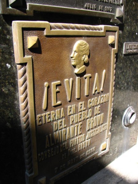 Evita Grave