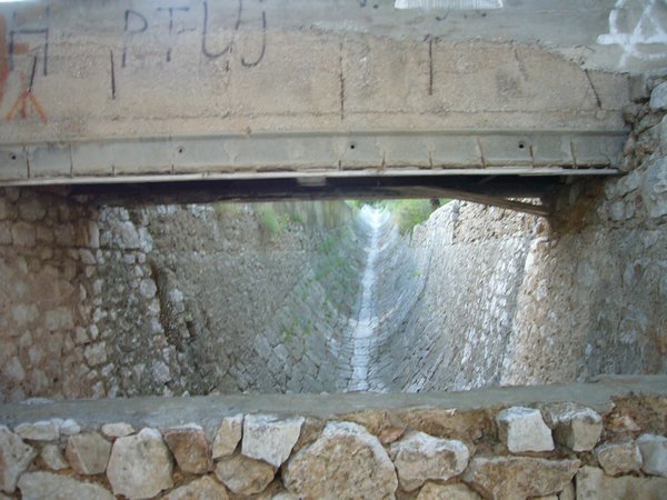 ancıent aquaduct ın Bol