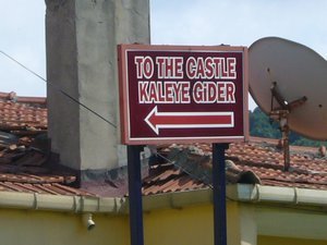thıs way to the castle