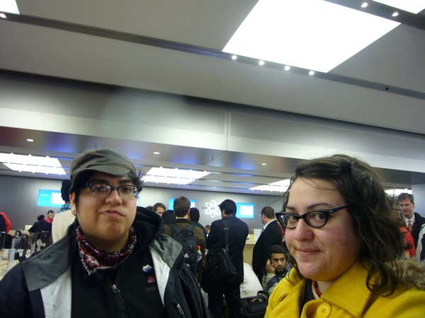 jan and tages at the apple store