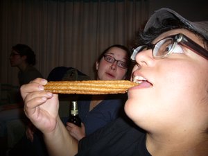 tages loves churros