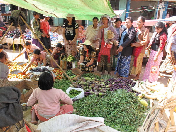 Pindaya market women