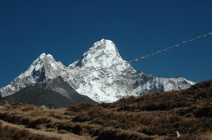 Walk up to Ama Dablam Basecamp from Pangboche