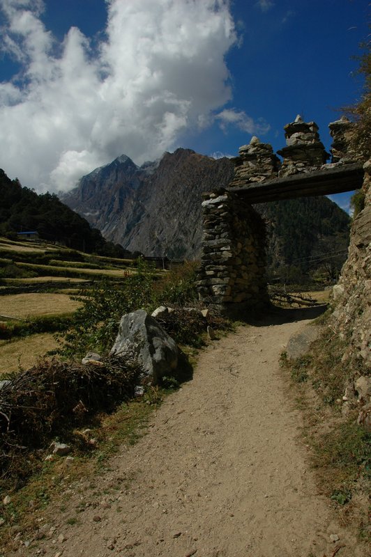 Entrance gate to Lihi 2900 m. 