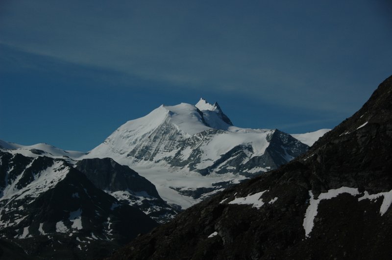 Bishorn is located on the extreme end of the north spur of the Weisshorn