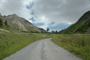 Road to Taschalp