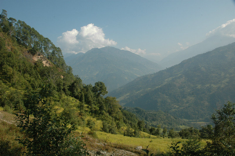 Moving down beautiful terrain between Gurja and Dobhan