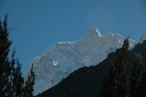 Kumbhakarna 7711 m. seen from the trail to Kambachen
