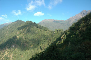 First view of the Salpa Bhanjyang ridge on Day 10
