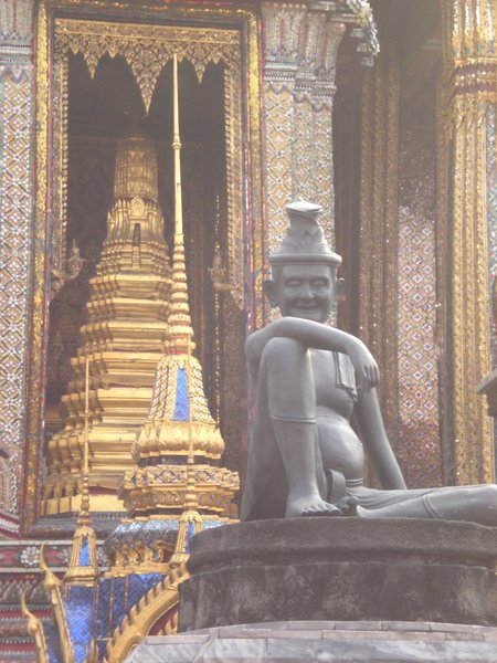 Statues in Wat Phra Kaeo