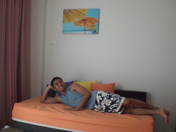 Dapri lounging in our hotel room