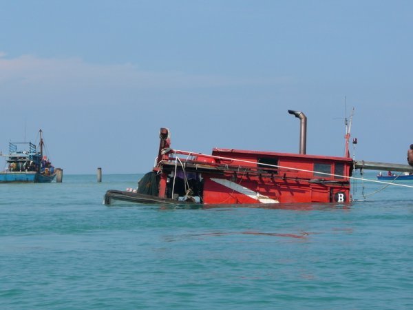 19 Sunken fishing boat