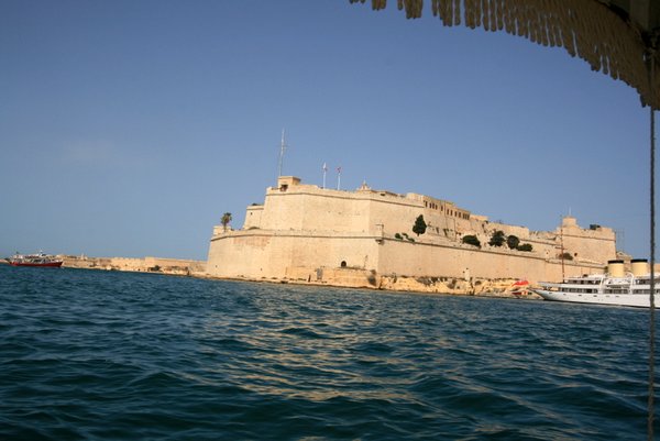 00 Fort St Angelo from the harbour