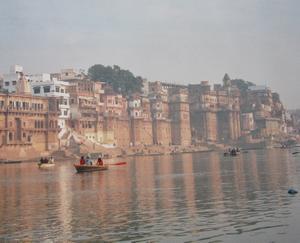 Hazy morning on the Ganges