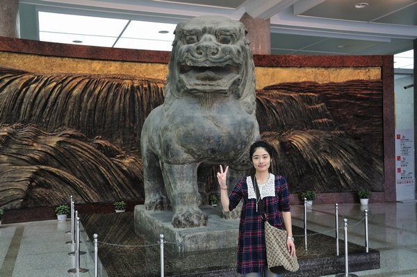The friendly Grace poses in the entrance hall of the Shaanxi History Museum - Xi'an, China