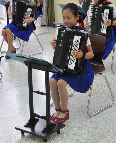 Music classes at the Mangyongdae Children's Palace - Pyongyang, North Korea
