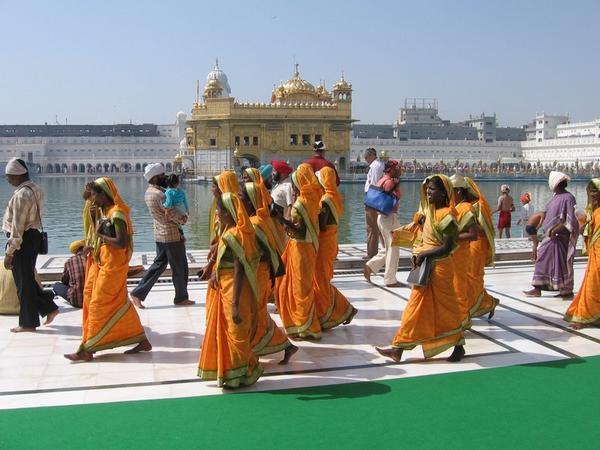 Tamil ladies make the pilgrimage to the Golden Temple at Amritsar