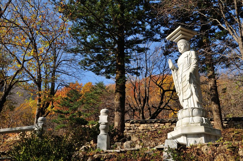 Shrine area within Seoraksan National Park, South Korea