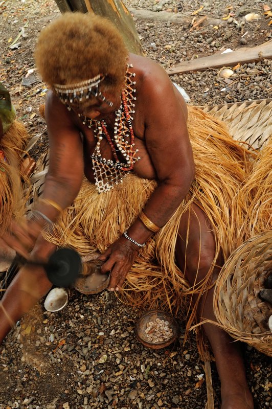 Drilling a hole in a shell can take an hour - Busu Island, Langa Langa Lagoon, Malaita, Solomon Islands