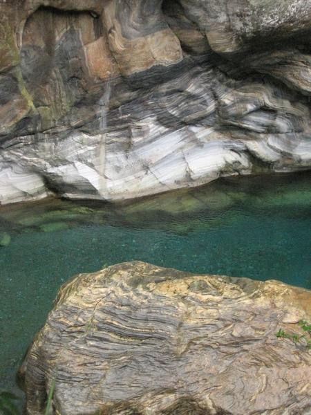 Rocks and river - Taroko Gorge