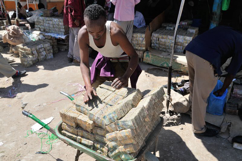 Getting money ready for transport - Hargeisa, Somaliland
