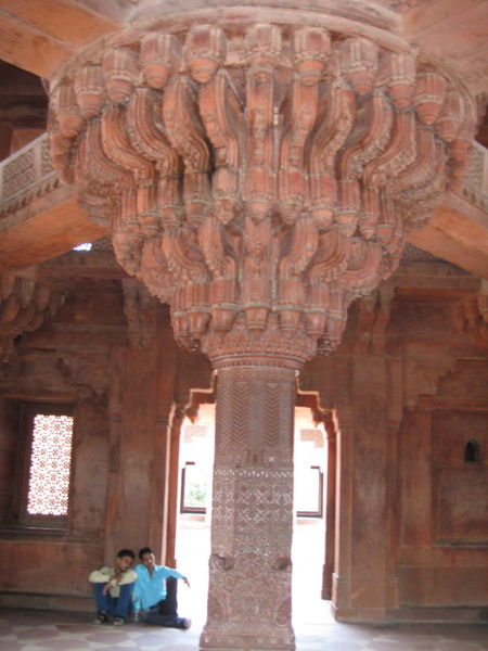pillar from the diwan-e khass