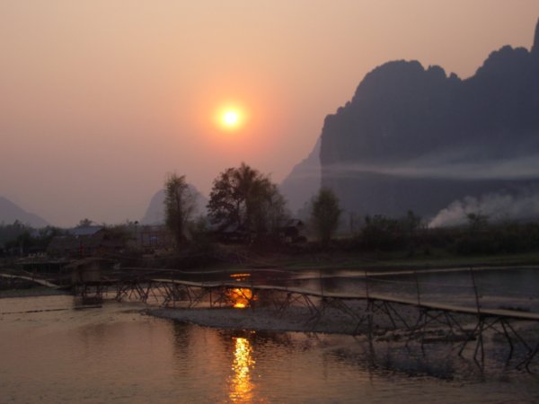 vang veng Laos