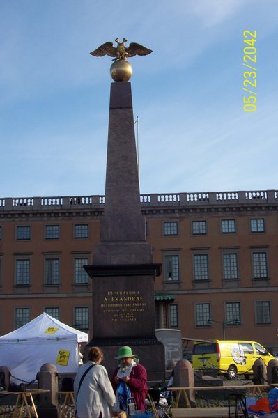 monument in middle of market