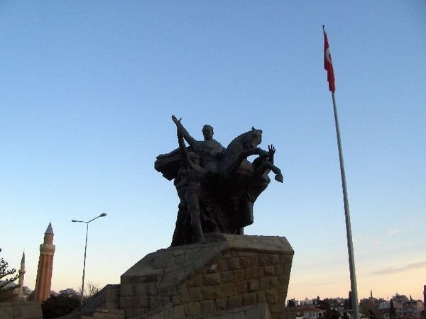 Mustafa Kemal Ataturk Memorial, Cumhuriyet Square