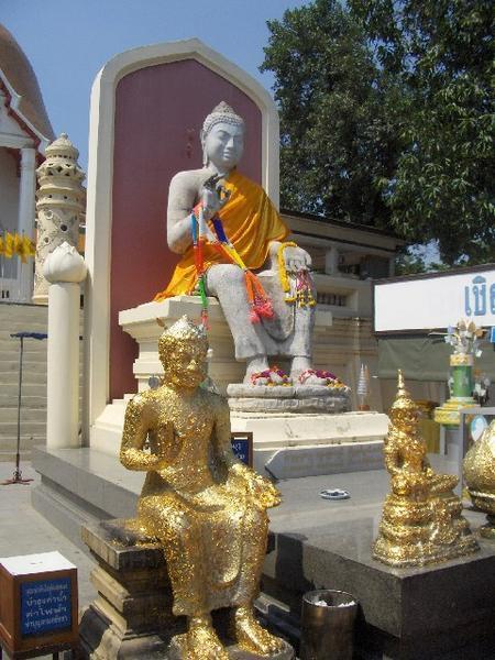Buddha at Phra Pathom Chedi