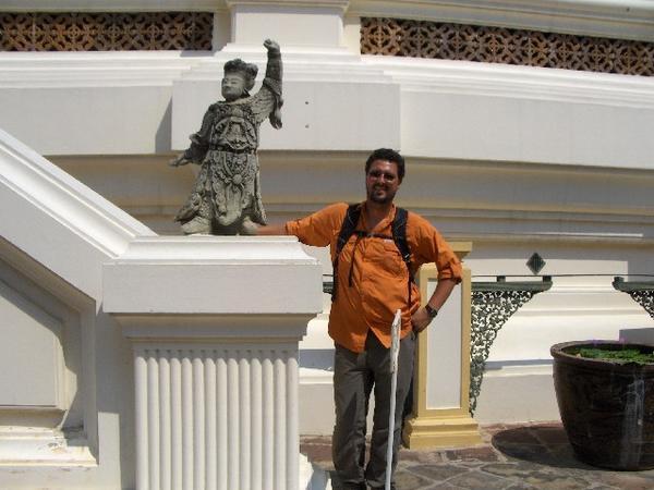 Roger at Phra Pathom Chedi