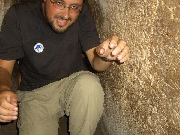 Roger  comfortably "strolling" in Cu Chi Tunnels