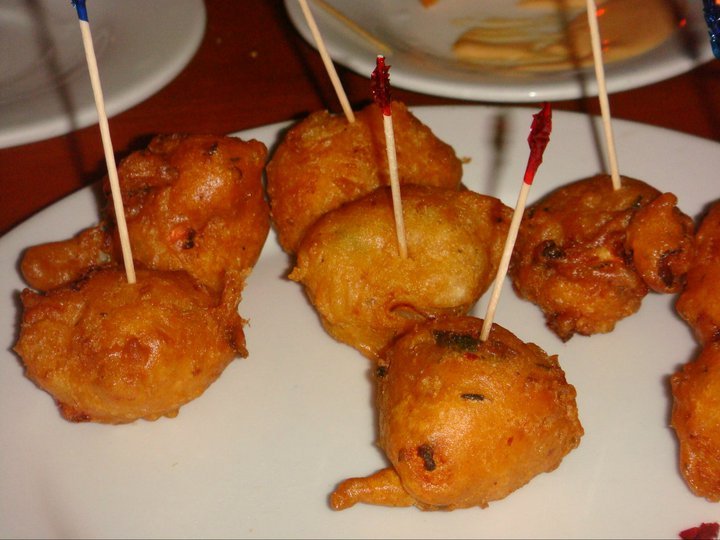 Conch fritters at Twin Brothers Nassau