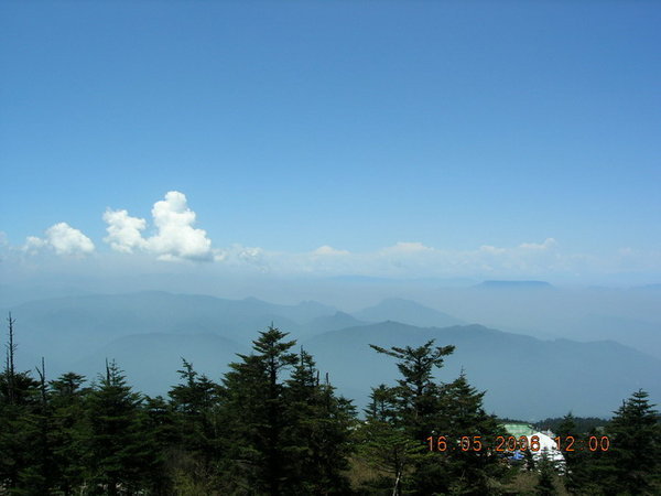A view from the top of Eh-mei mountain