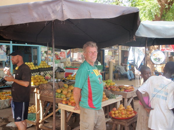Markets on the way to Djenne